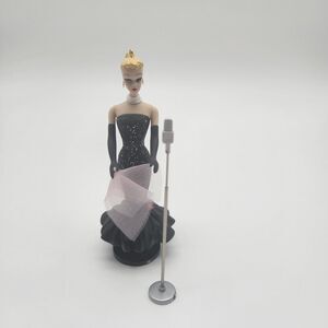 1995 Barbie Hallmark "Solo in the Spotlight" Collectors Series Ornament